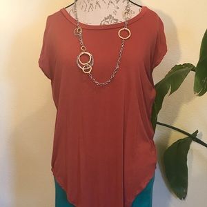 Large Marlow Rust colored T-shirt